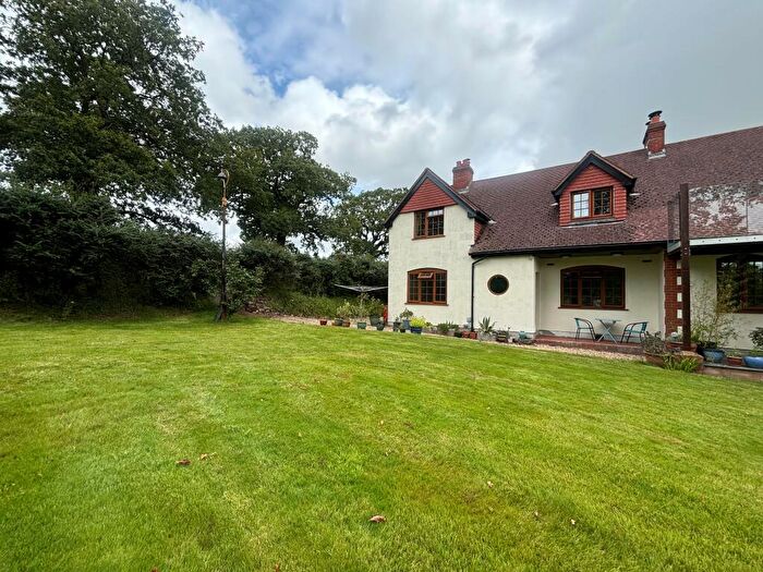 2 Bedroom House To Rent In Hill-Cott, Stoke Hill, EX4