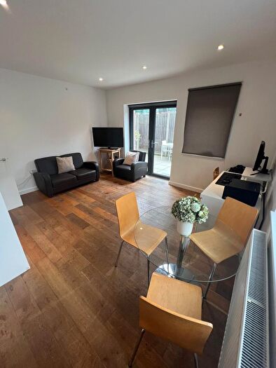 1 Bedroom Flat To Rent In Edgware Road, London, NW2