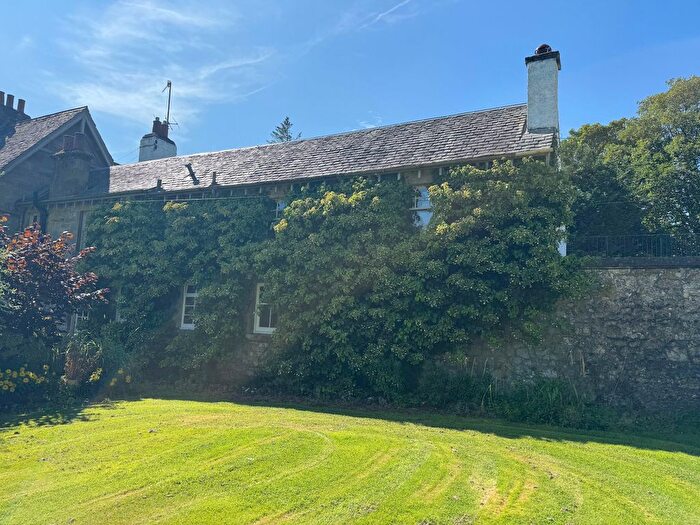 2 Bedroom Flat To Rent In Hazlieburn Flat, West Linton, EH46