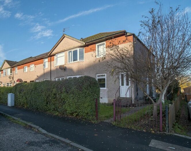 3 Bedroom Flat To Rent In Chirnside Road, Hillington, Glasgow, G52