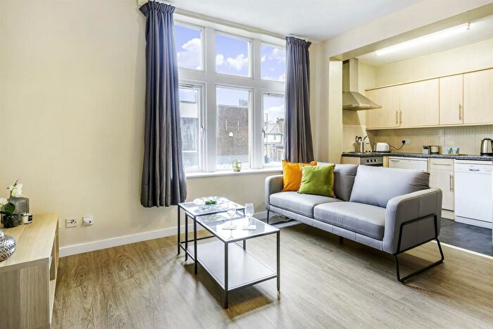 1 Bedroom Property To Rent In Flat, B Wood Lane, Leeds, LS6