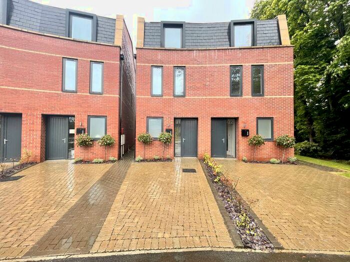 4 Bedroom Semi-Detached House To Rent In The Curve Welholme Avenue, Grimsby, DN32