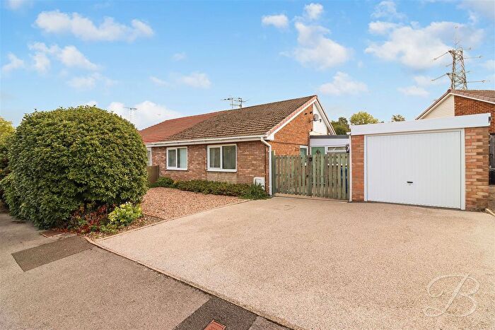 3 Bedroom Semi-Detached Bungalow For Sale In Tansley Way, Inkersall, Chesterfield, S43
