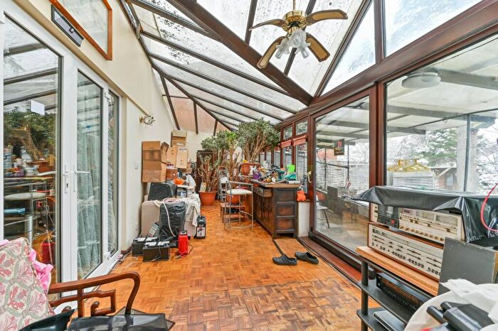 4 Bedroom Detached House For Sale In Lancaster Road, Norwood, London, SE25