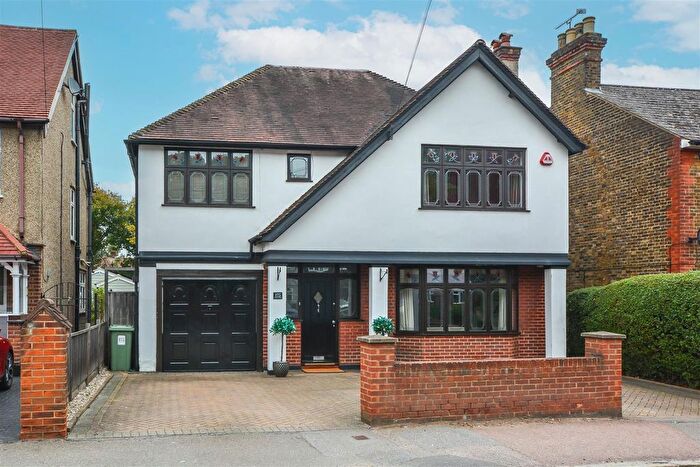 5 Bedroom Property For Sale In Ingrave Road, Brentwood, CM13