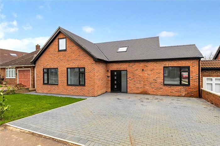 4 Bedroom Bungalow To Rent In Robert Avenue, St. Albans, Hertfordshire, AL1