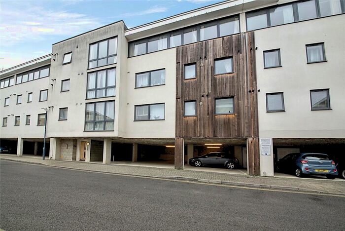 2 Bedroom Flat For Sale In Clifford Way, Maidstone, Kent, ME16