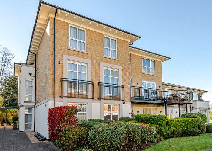 3 Bedroom Flat For Sale In St. Vincent's Lane, Mill Hill, NW7