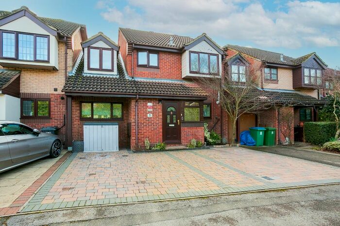 4 Bedroom Terraced House To Rent In Oxhey, Watford, WD19
