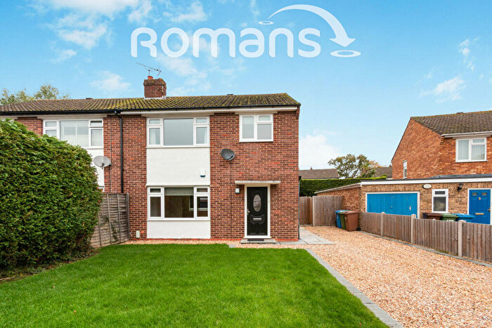 3 Bedroom Semi-Detached House To Rent In Sycamore Close, GU47