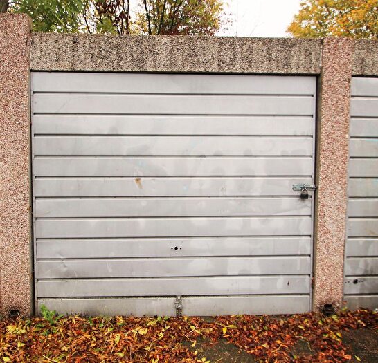 Property For Sale In Shorediche Close, Ickenham, UB10