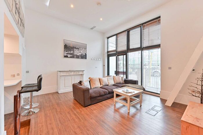 2 Bedroom Maisonette For Sale In Gwynne Road, Battersea, London, SW11
