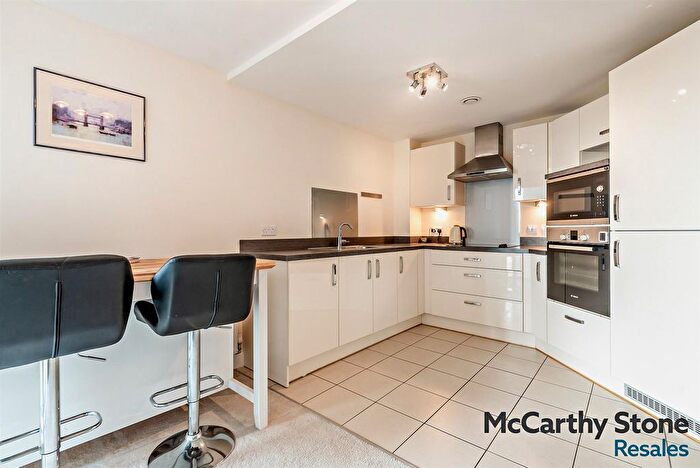 2 Bedroom Flat For Sale In Tudor Rose Court, South Parade, Southsea, PO4