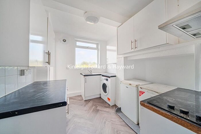 2 Bedroom Flat To Rent In Alexandra Avenue, Rayners Lane, HA2