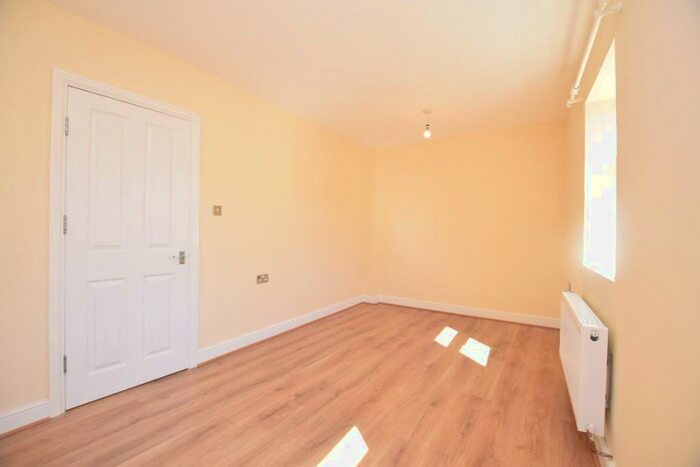1 Bedroom Apartment To Rent In High Street, Carshalton, Surrey, SM5