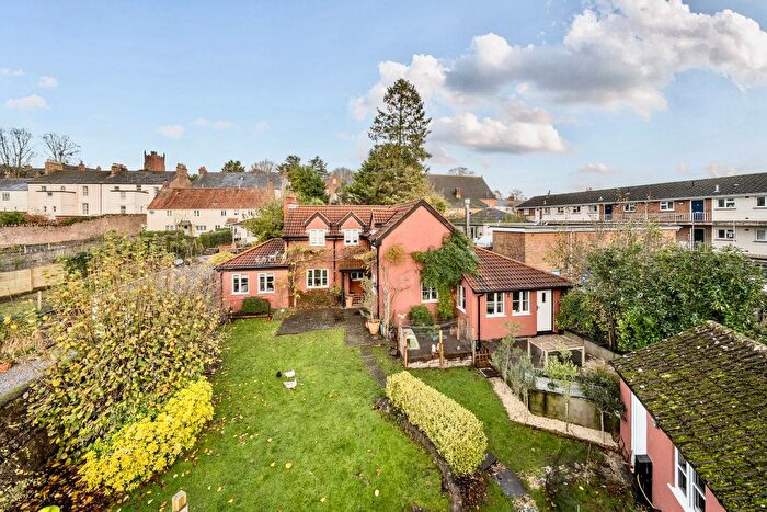 4 Bedroom Detached House For Sale In Jubilee Gardens, Milverton, TA4