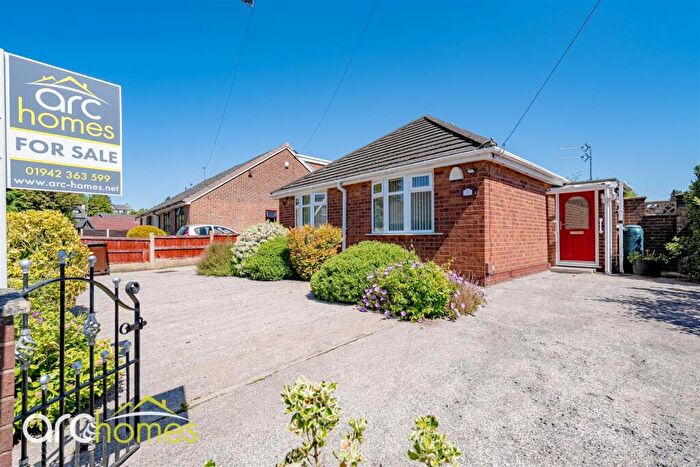2 Bedroom Detached Bungalow For Sale In Greenhall Close, Atherton, Manchester, M46