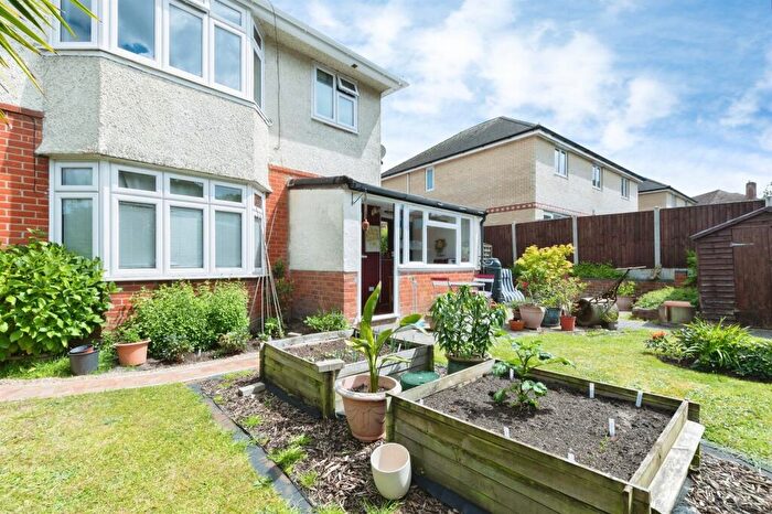 1 Bedroom Flat For Sale In High Howe Gardens, Bournemouth, BH11