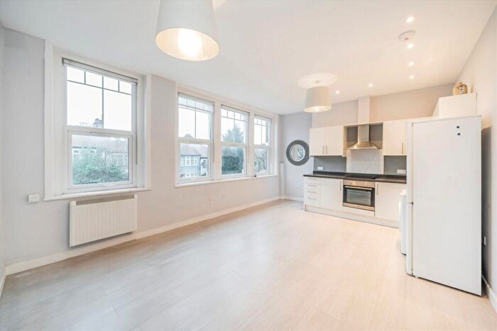2 Bedroom Flat To Rent In Alexandra Park Road, London, N10