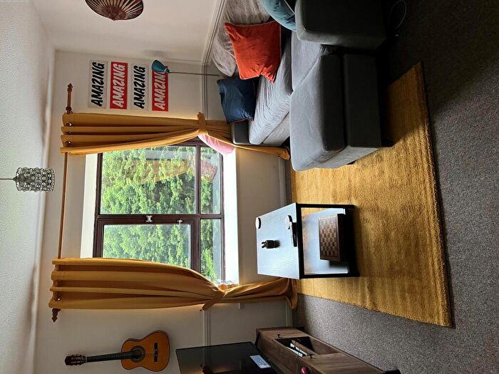 2 Bedroom Flat To Rent In Goldney Court, Bristol, BS16