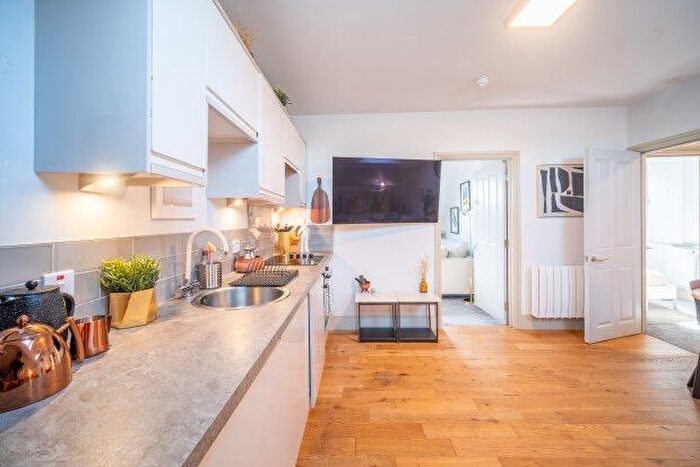 2 Bedroom Flat To Rent In Woodhurst Road, Birmingham, B13