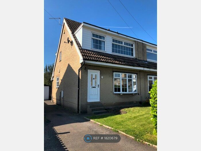 4 Bedroom Semi-Detached House To Rent In Folly Hall Avenue, Bradford, BD6