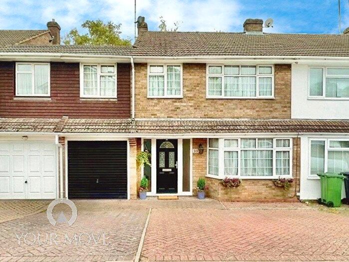 4 Bedroom Terraced House For Sale In Cedar Drive, Sutton At Hone, Dartford, Kent, DA4