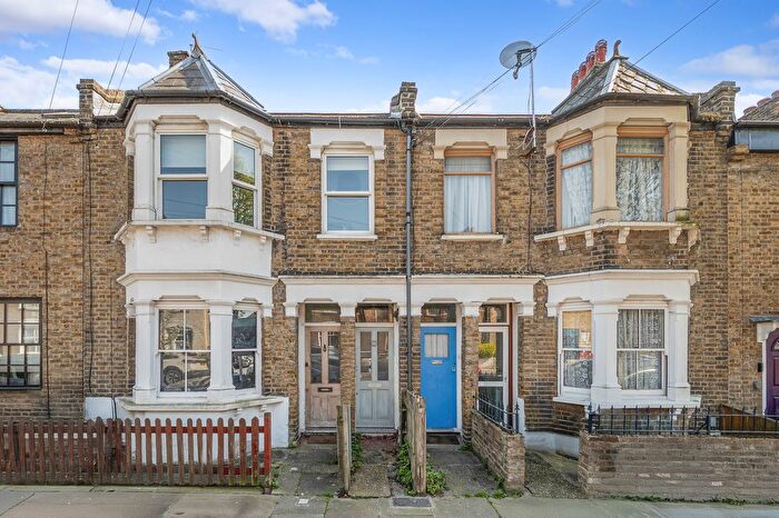 2 Bedroom Flat For Sale In Hichisson Road, Peckham, SE15
