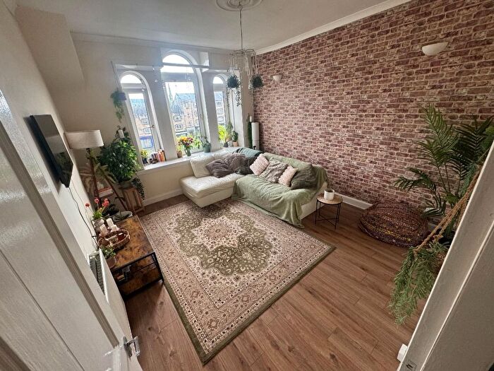 2 Bedroom Flat To Rent In High Street, Johnstone, Renfrewshire, PA5