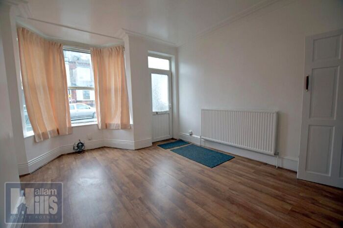 4 Bedroom Terraced House To Rent In Chesterfield Road, Sheffield, S8