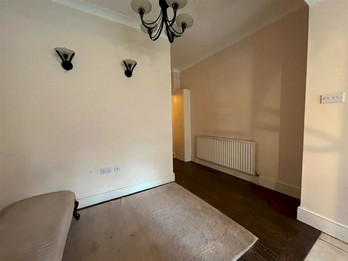 1 Bedroom Flat To Rent In Kildowan Road, Goodmayes, IG3