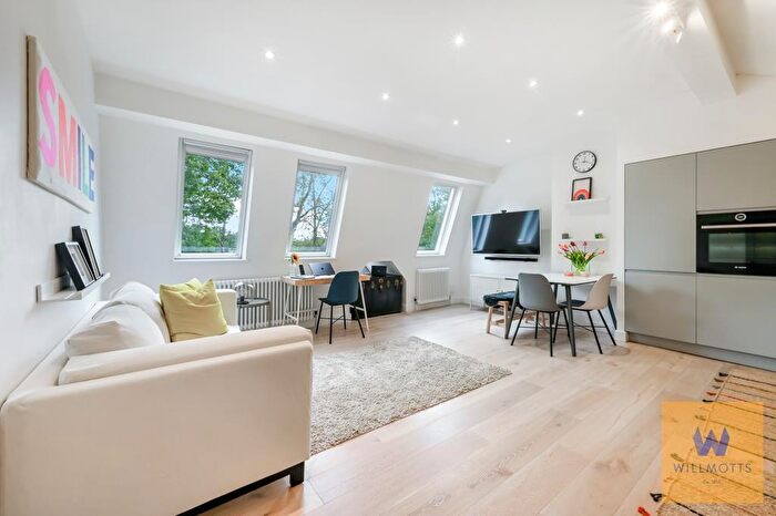 2 Bedroom Apartment For Sale In Rocks Lane, Barnes, London, SW13