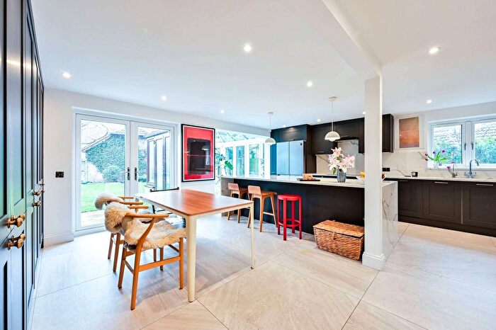 3 Bedroom Detached House To Rent In East Molesey, The Moleseys, East Molesey, KT8