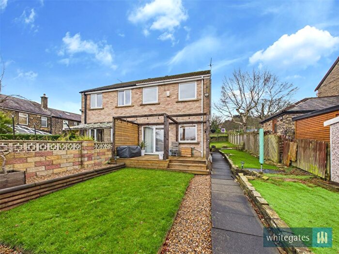 3 Bedroom Semi Detached House For Sale In Herbert Street, Clayton, Bradford, West Yorkshire, BD14