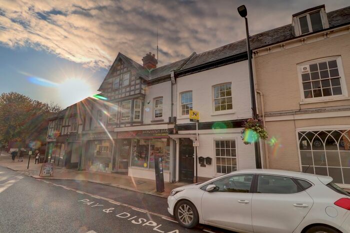 1 Bedroom Flat To Rent In Easton Street, High Wycombe, Buckinghamshire, HP11