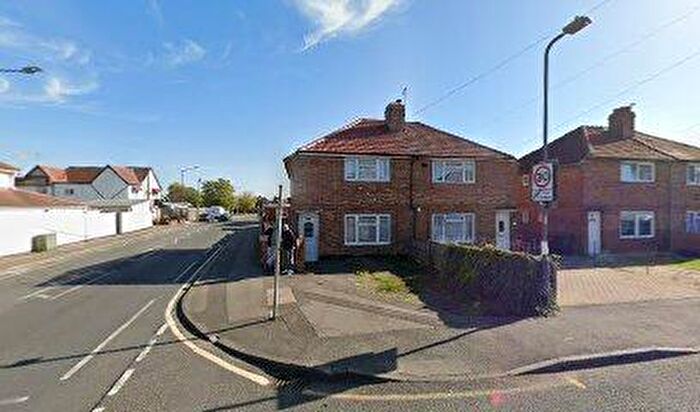 4 Bedroom House To Rent In York Avenue, Slough, SL1