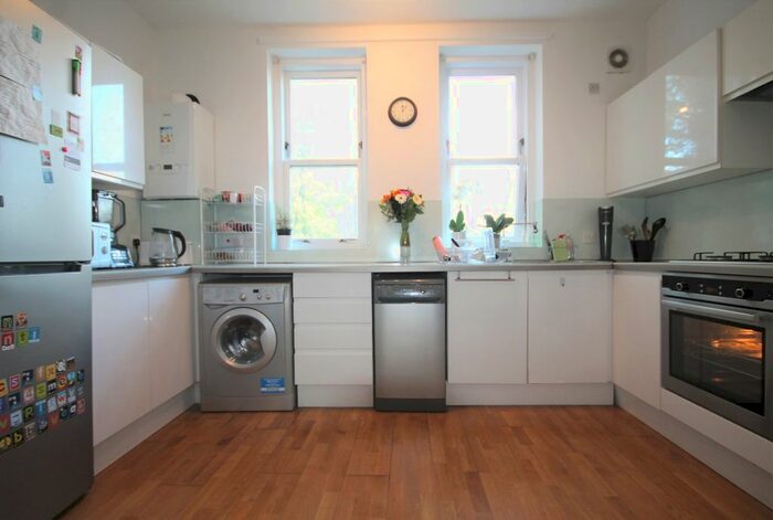 3 Bedroom Flat To Rent In Cathcart Hill, Dartmouth Park Hill, N19