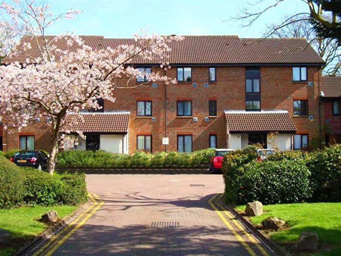 2 Bedroom Flat To Rent In Braybourne Drive, Isleworth, TW7