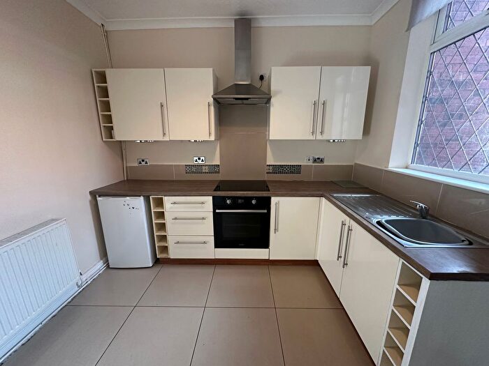 2 Bedroom Terraced House To Rent In Weeland Road, Wakefield, WF4