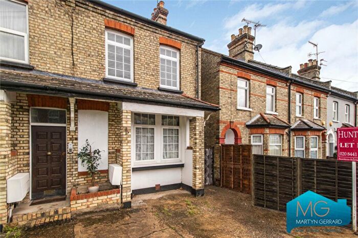 2 Bedroom Apartment To Rent In Lancaster Road, Barnet, Hertfordshire, EN4