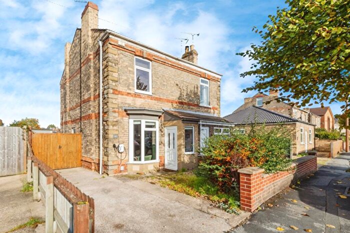 2 Bedroom Semi Detached House For Sale In North Marsh Road, Gainsborough, DN21