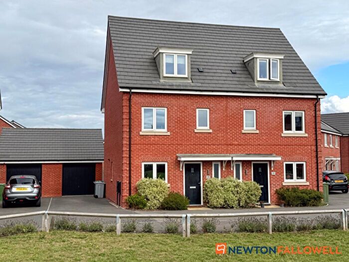 3 Bedroom Semi-Detached House For Sale In Flaxley Lane, Middlebeck, Newark, NG24