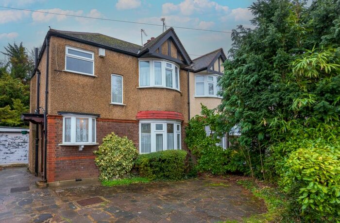 3 Bedroom Semi-Detached House To Rent In Bell Close, Pinner, HA5