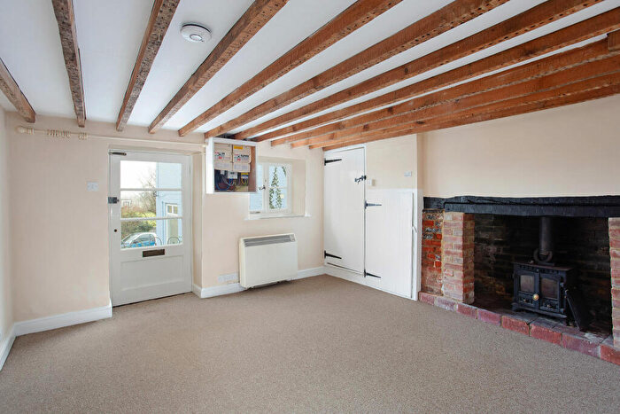 2 Bedroom Cottage For Sale In High Street, Oxford, OX44