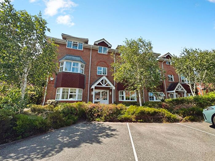 2 Bedroom Flat To Rent In Latimer House, Marrow Meade, Fleet, GU51