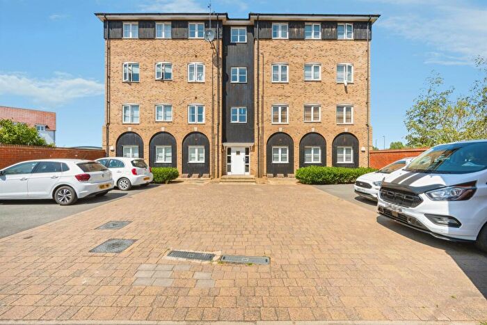 2 Bedroom Apartment For Sale In Millbrook Close, Wixams, Bedford, MK42
