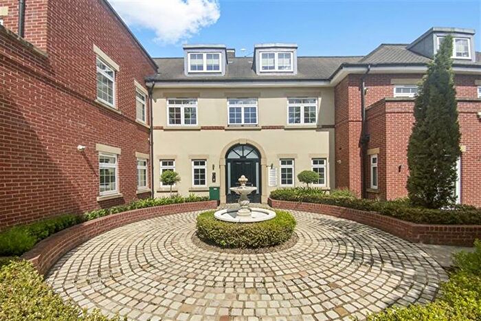 2 Bedroom Flat For Sale In Halkin House, Downage, Hendon, NW4