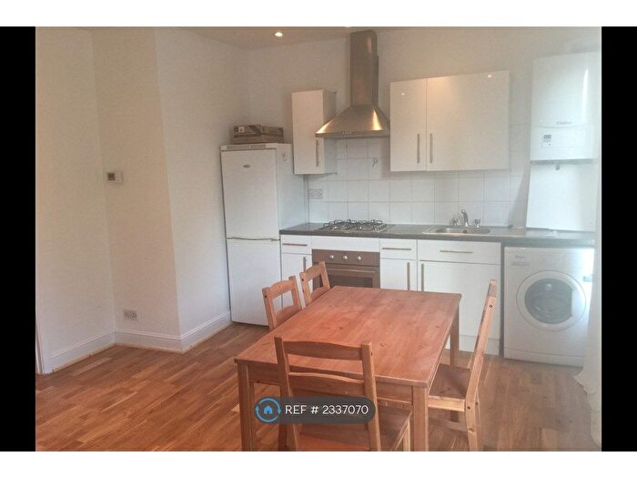 1 Bedroom Flat To Rent In Vicarage Grove, Camberwell, SE5
