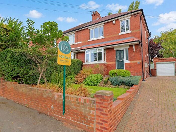3 Bedroom Semi-Detached House For Sale In Doncaster Road, Crofton, Wakefield, WF4