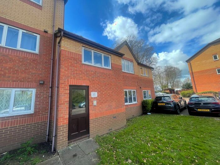 1 Bedroom Flat To Rent In Simpson Close, Leagrave, Luton, Bedfordshire, LU4